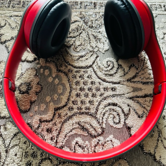 Wireless Headphones 🎧 - Picture 4 of 8